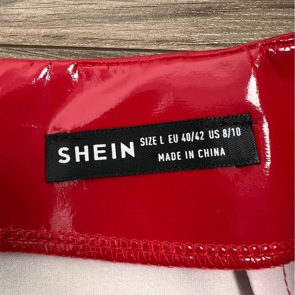 Lot  of 2 - latex faux vegan patent leather mini skirts - Picture 8 of 8